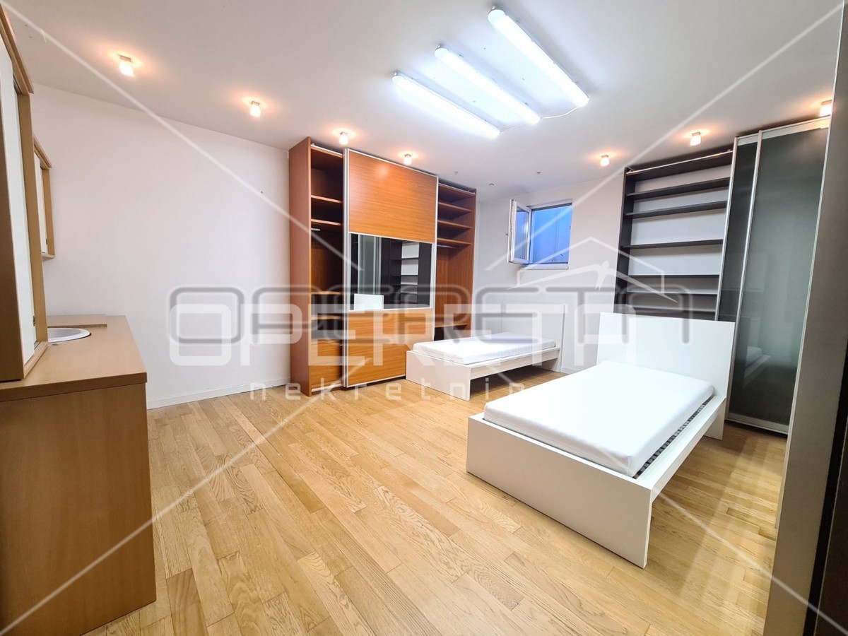 Prodaja, Hiša, Blato, Jurja Njavre, Dvojni objekt, 323m2