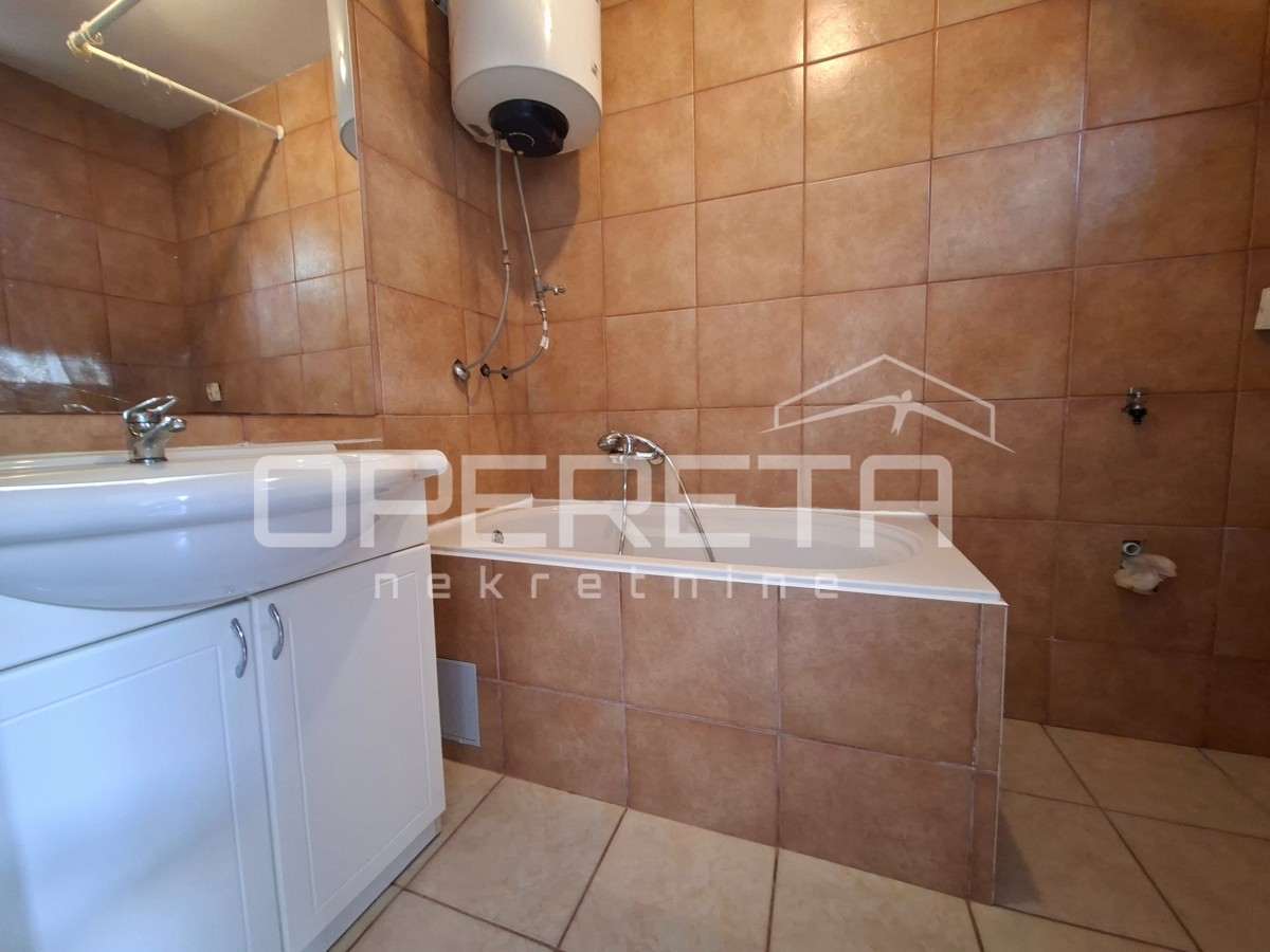 Prodaja, Hiša, Lasinja, Jamnička, Samostojeća, 57m2