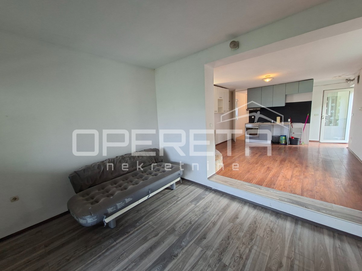 Prodaja, Hiša, Lasinja, Jamnička, Samostojeća, 57m2