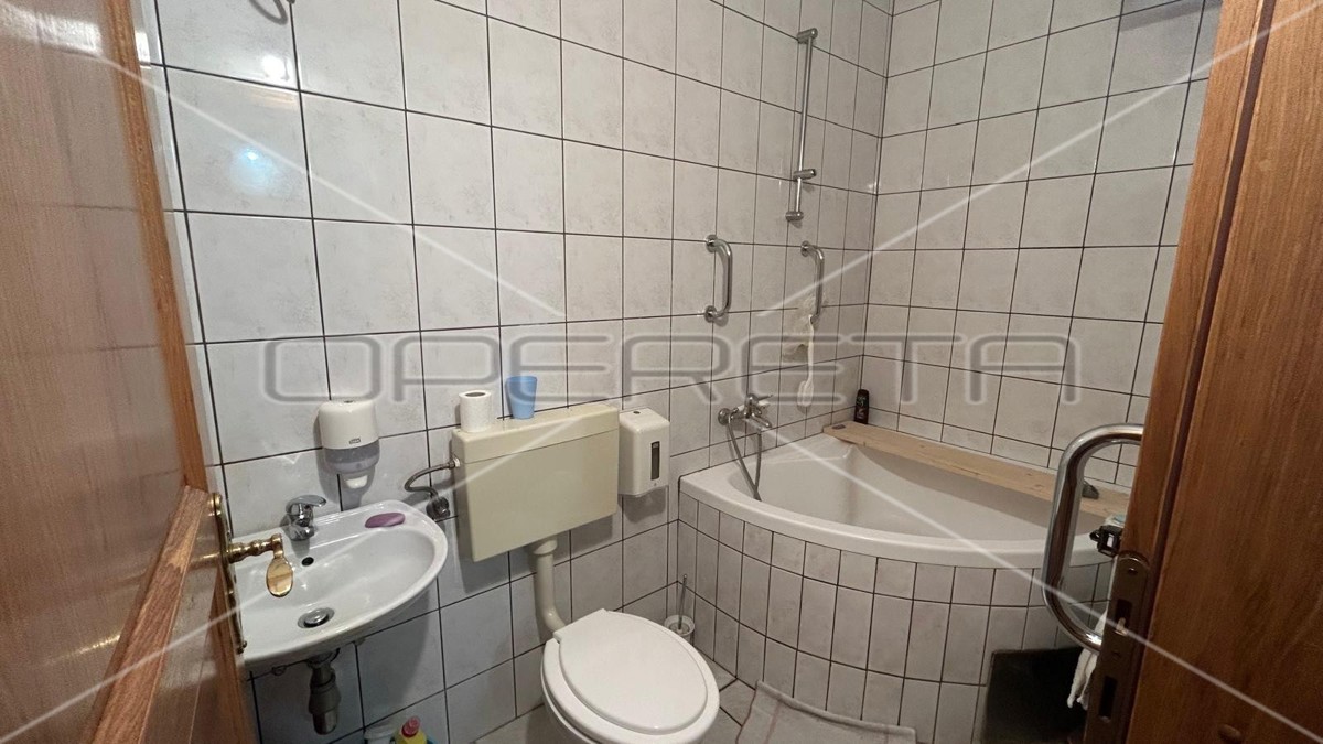 Prodaja, Ulični lokal, Sesvete, Varaždinska cesta 54, 231m2