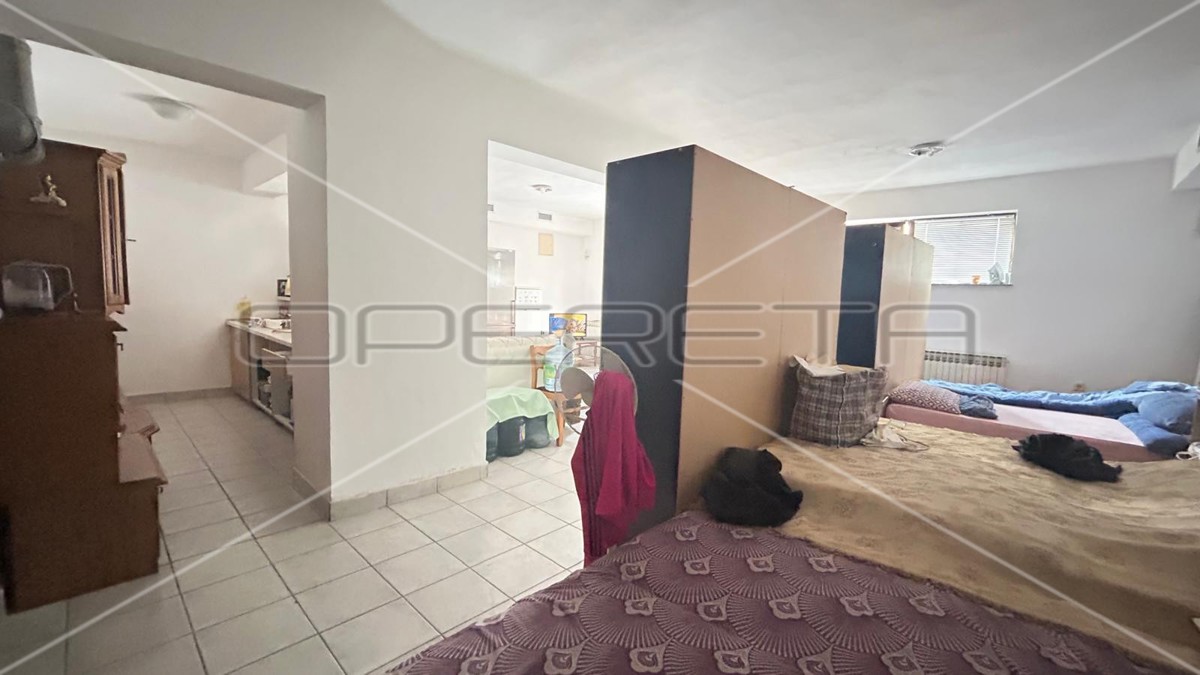 Prodaja, Ulični lokal, Sesvete, Varaždinska cesta 54, 231m2