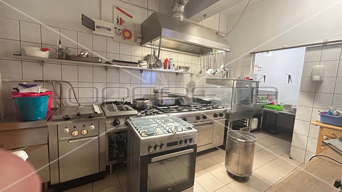 Prodaja, Ulični lokal, Sesvete, Varaždinska cesta 54, 231m2