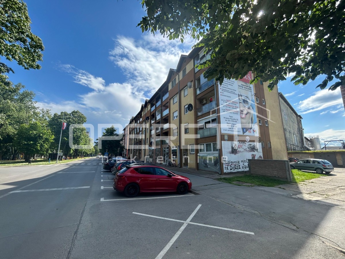 Prodaja, Ulični lokal, Beli Manastir, Trg Slobode, 248m2