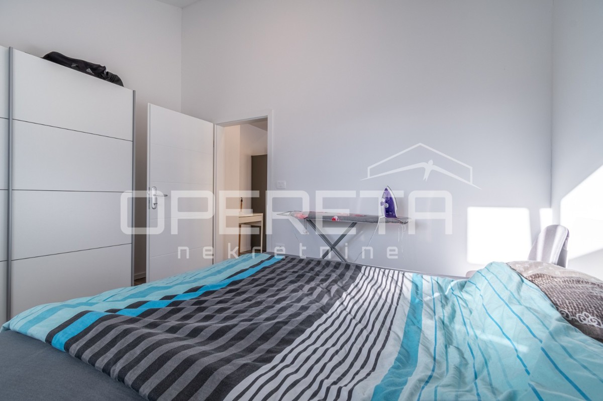 Galižana, pritličje 130 m2 z dvema stanovanjema