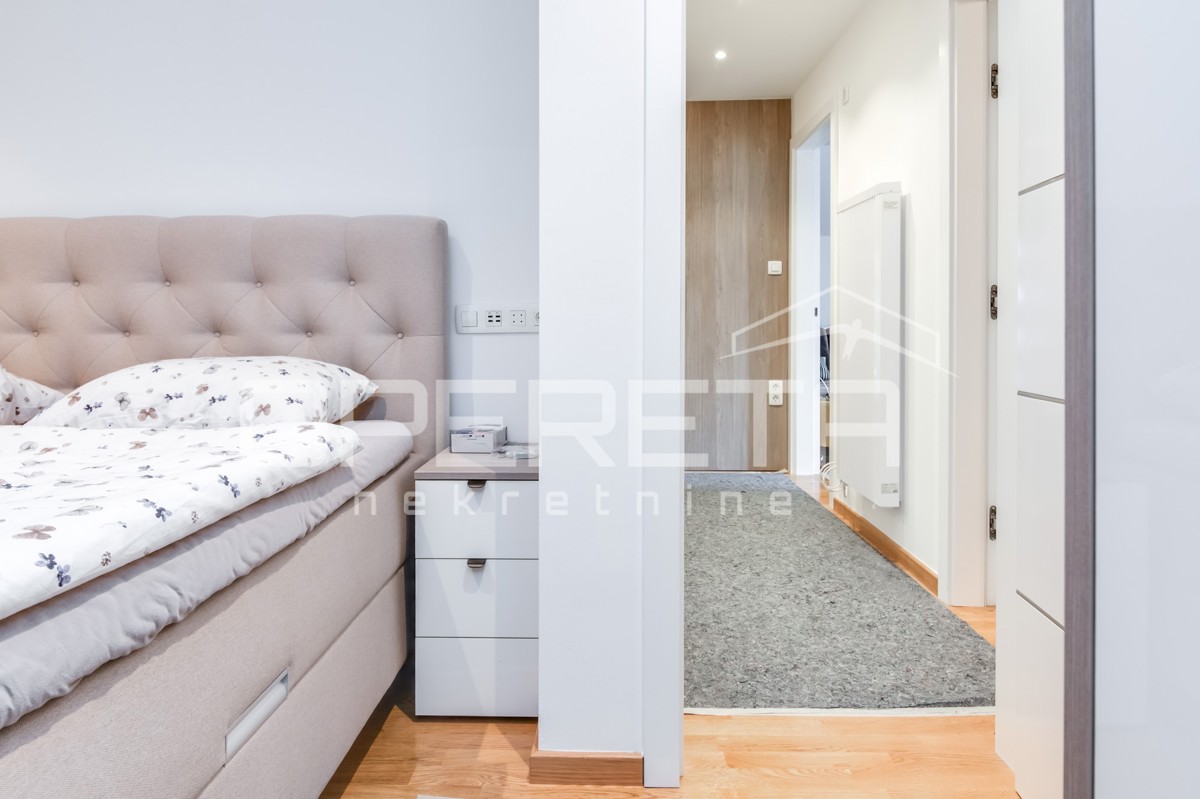 PRODAJA, HIŠA S 3 STANOVI IN 1 APARTMAJEM, MAKSIMIR, OBOJSKI GAJ.