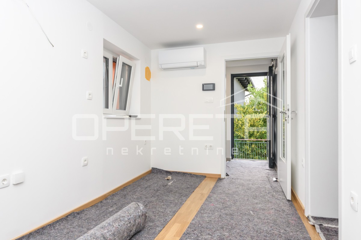 PRODAJA, HIŠA S 3 STANOVI IN 1 APARTMAJEM, MAKSIMIR, OBOJSKI GAJ.