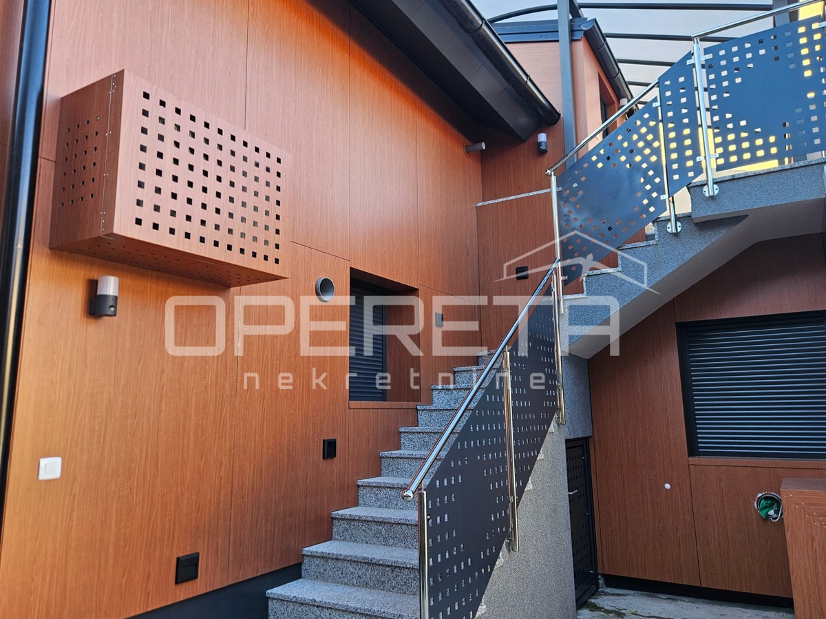 PRODAJA, HIŠA S 3 STANOVI IN 1 APARTMAJEM, MAKSIMIR, OBOJSKI GAJ.