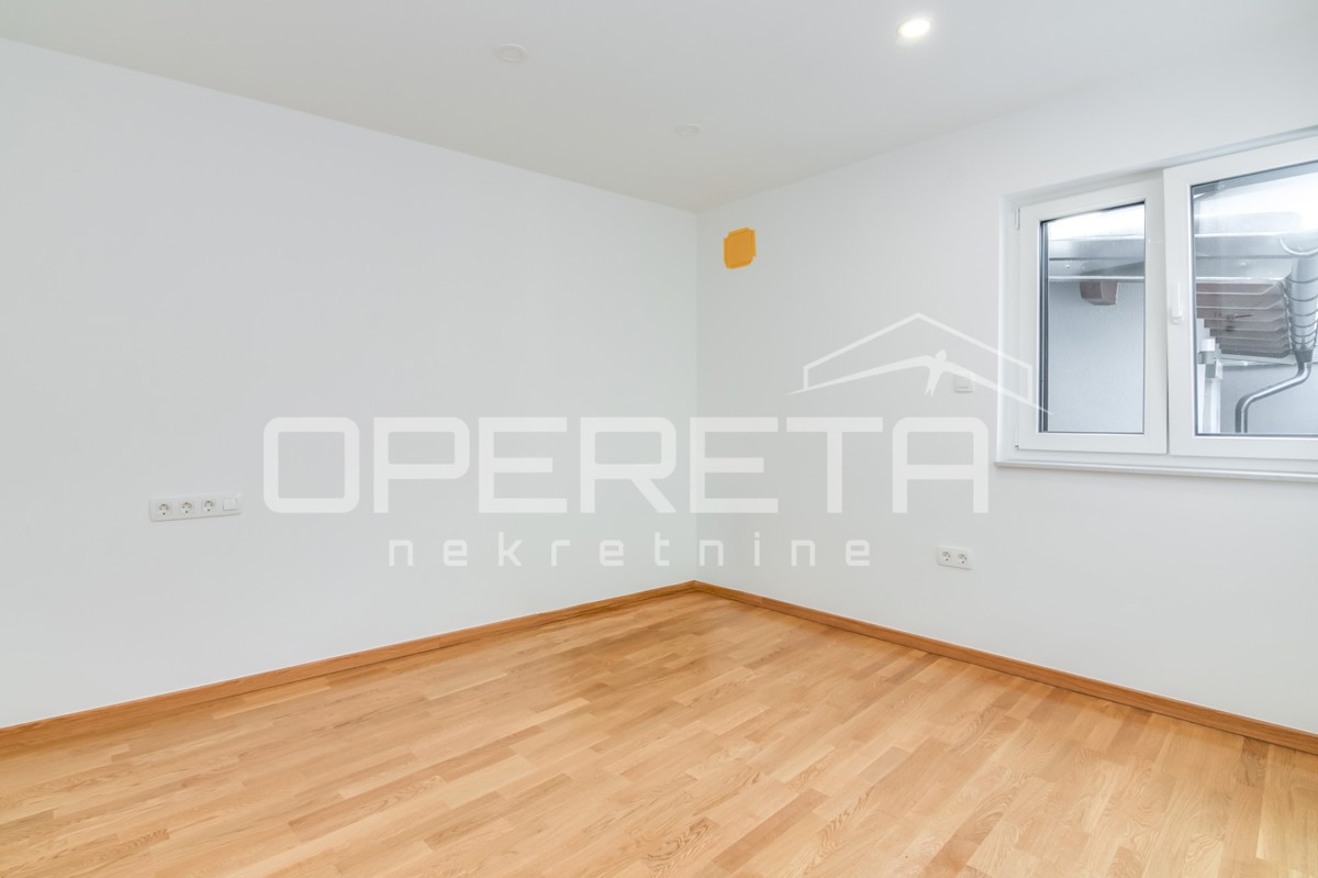 PRODAJA, HIŠA S 3 STANOVI IN 1 APARTMAJEM, MAKSIMIR, OBOJSKI GAJ.