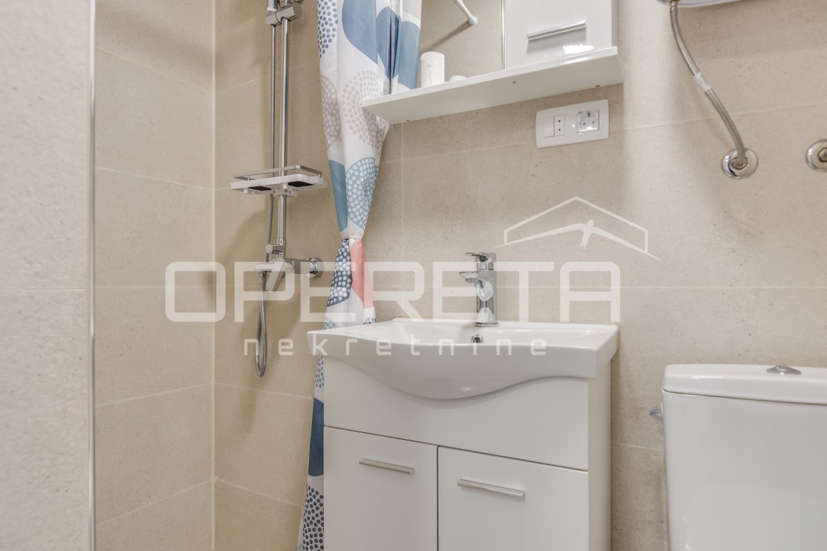 PRODAJA, HIŠA S 3 STANOVI IN 1 APARTMAJEM, MAKSIMIR, OBOJSKI GAJ.