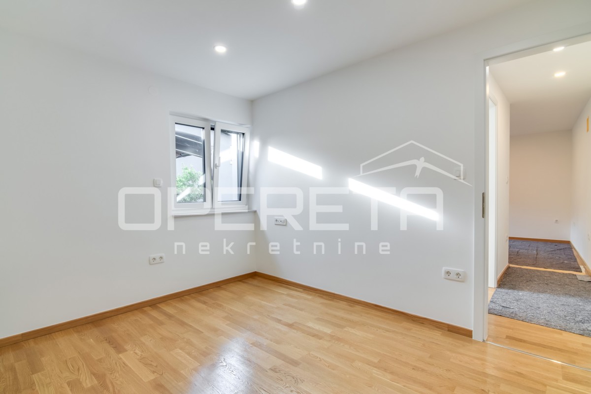 PRODAJA, HIŠA S 3 STANOVI IN 1 APARTMAJEM, MAKSIMIR, OBOJSKI GAJ.