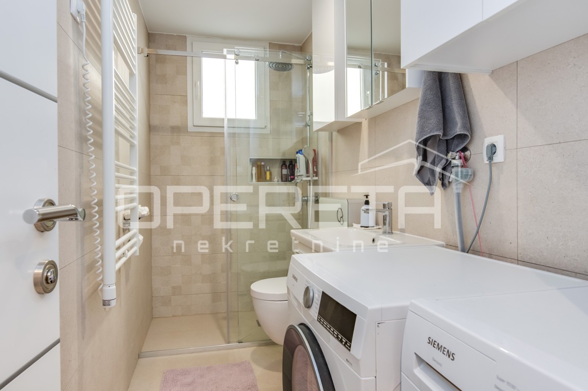 PRODAJA, HIŠA S 3 STANOVI IN 1 APARTMAJEM, MAKSIMIR, OBOJSKI GAJ.