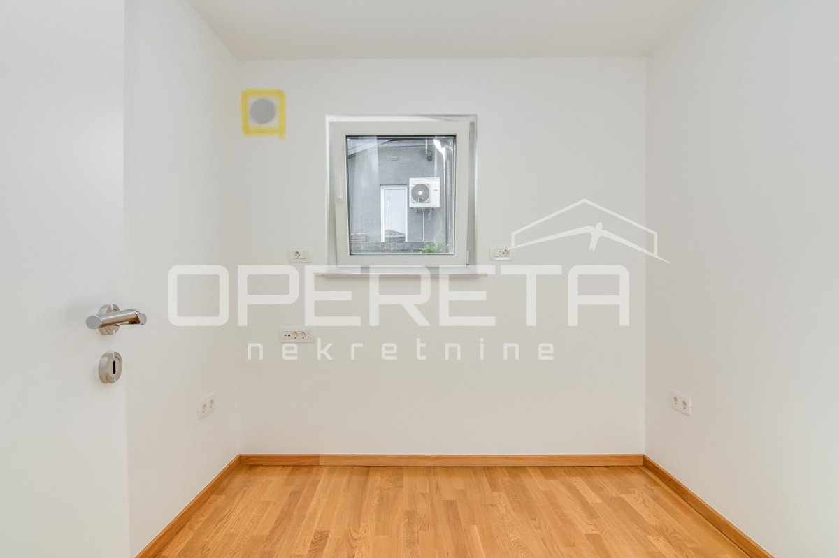 PRODAJA, HIŠA S 3 STANOVI IN 1 APARTMAJEM, MAKSIMIR, OBOJSKI GAJ.