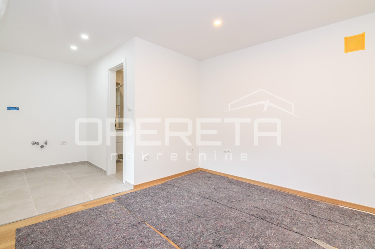 PRODAJA, HIŠA S 3 STANOVI IN 1 APARTMAJEM, MAKSIMIR, OBOJSKI GAJ.