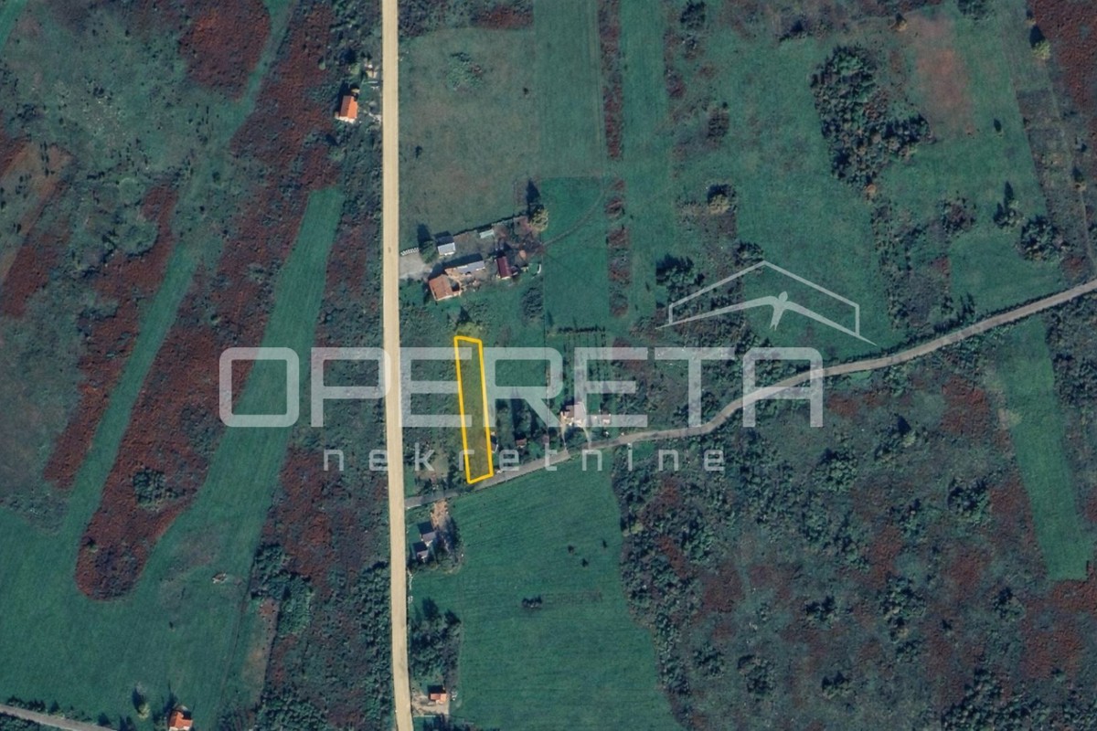 Hiša za obnovo blizu Narodnega parka Plitviška jezera, parcela 1.021 m²