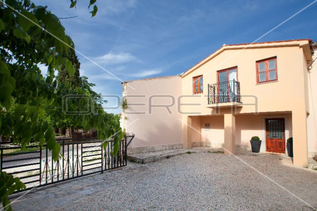 Istra, Marčana, lepa rustikalna počitniška hiša, mirna lokacija