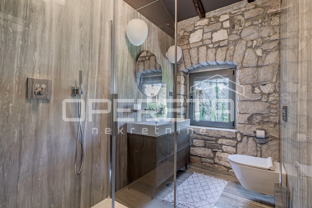 
Istra, Poreč – Avtentična kamnita vila z modernim luksuzom