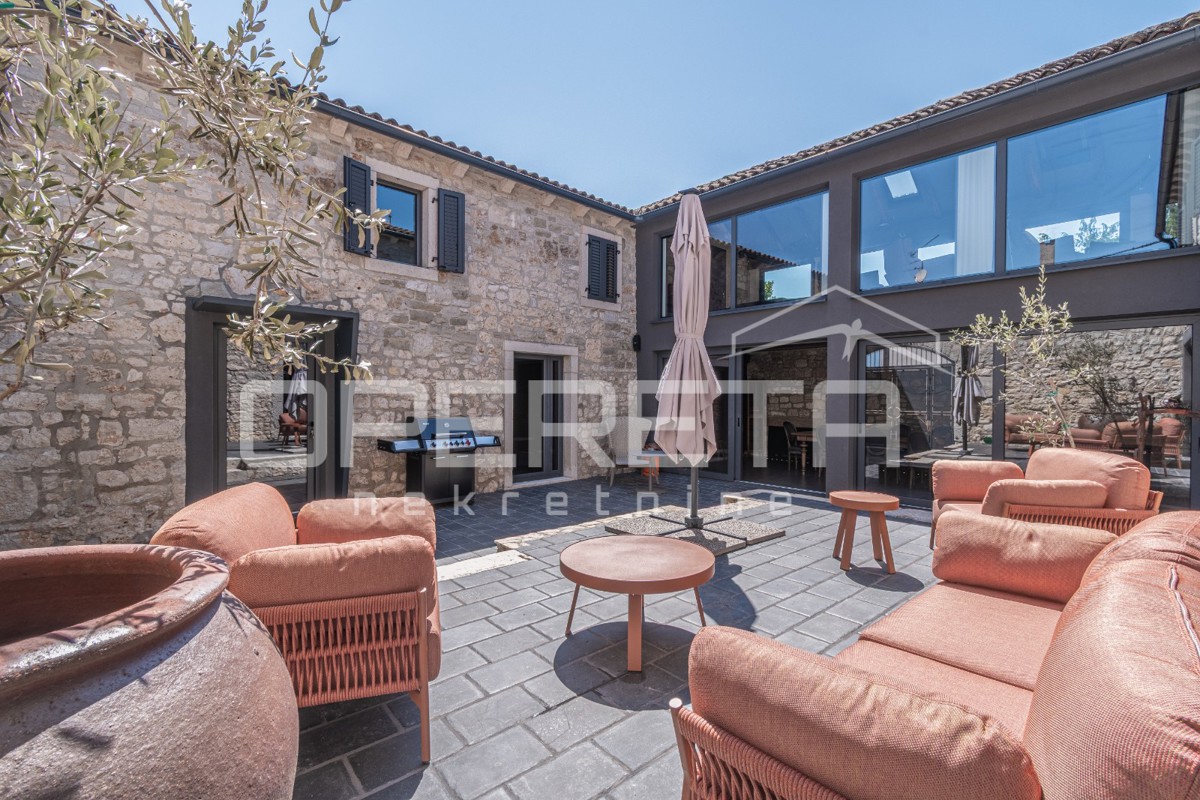 
Istra, Poreč – Avtentična kamnita vila z modernim luksuzom