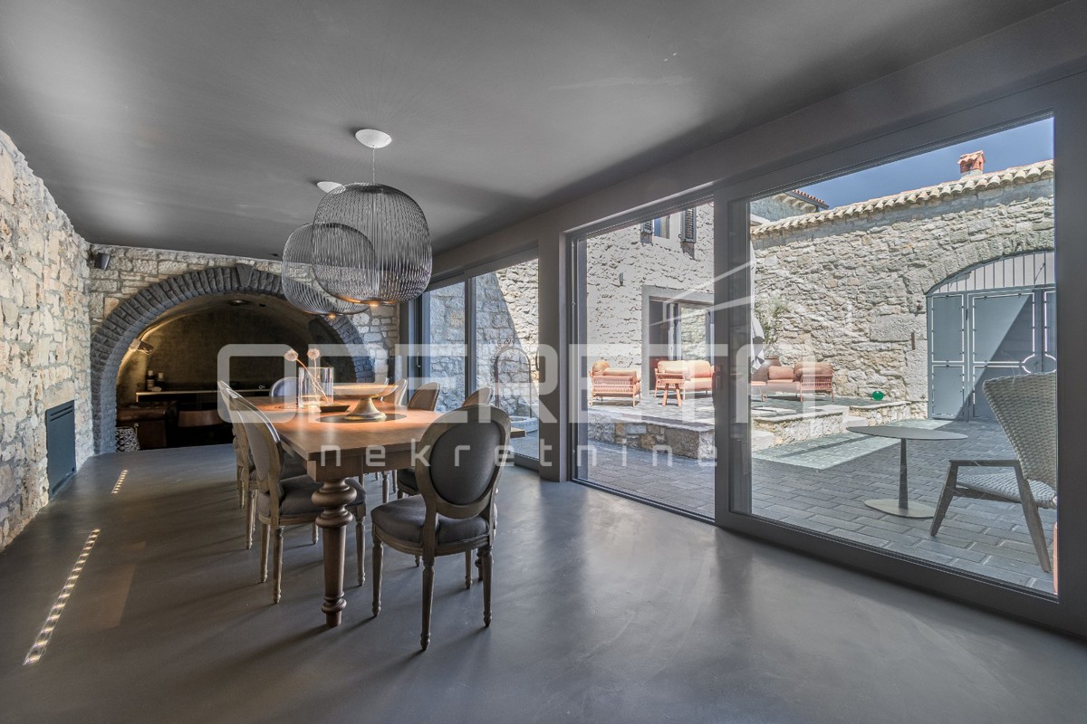 
Istra, Poreč – Avtentična kamnita vila z modernim luksuzom
