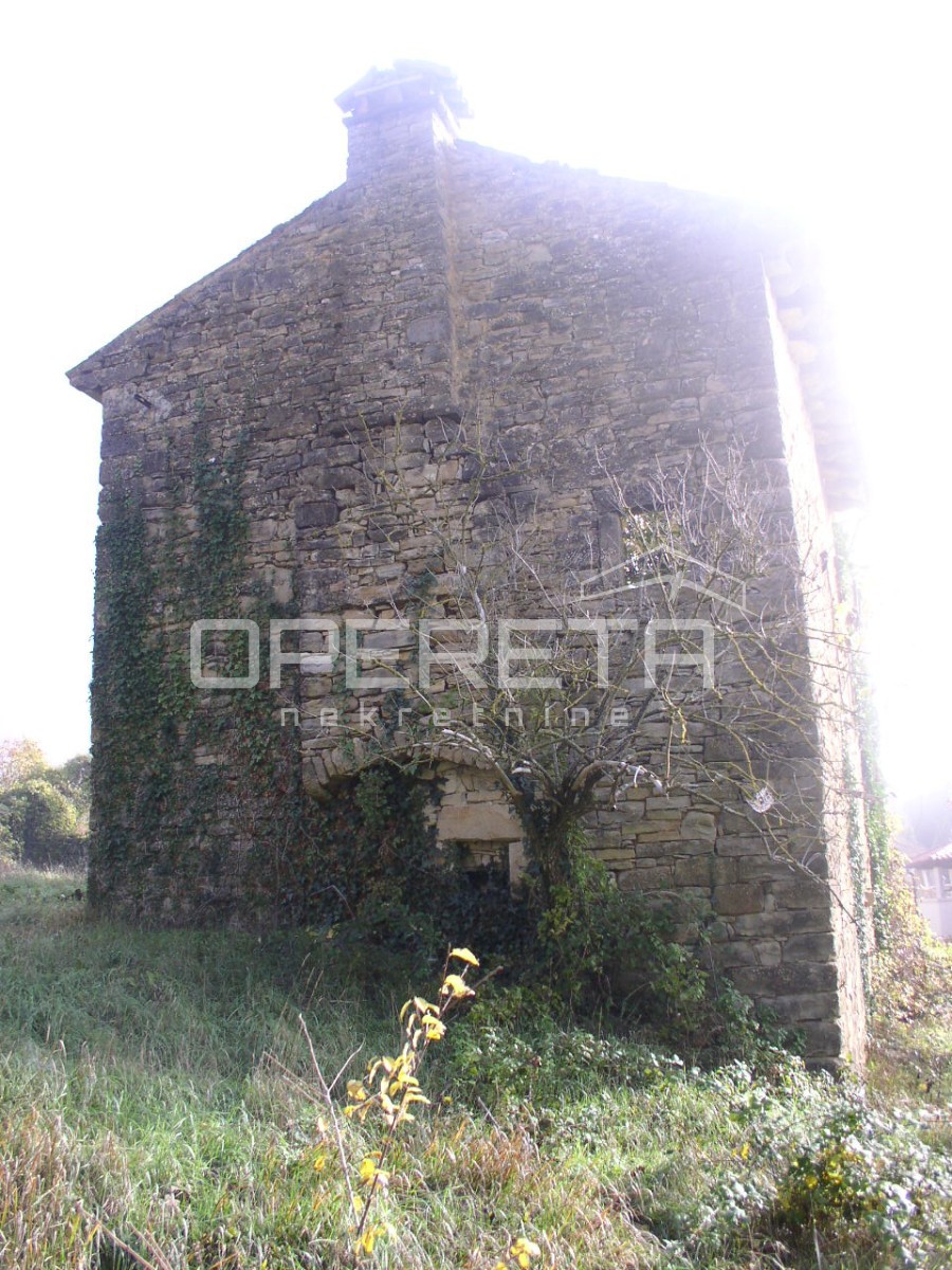 Prodaja, Hiša, Motovun, Livade, Samostojeća, 200m2
