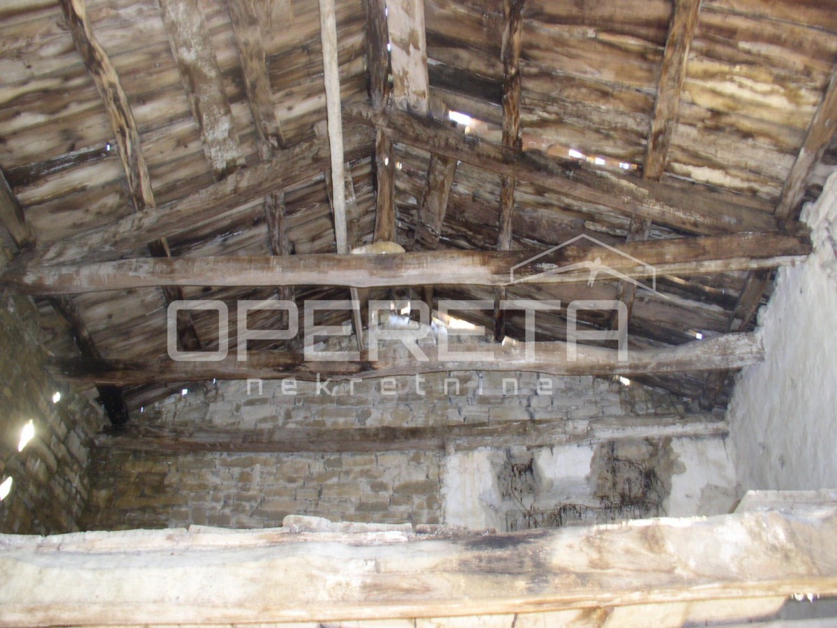 Prodaja, Hiša, Motovun, Livade, Samostojeća, 200m2