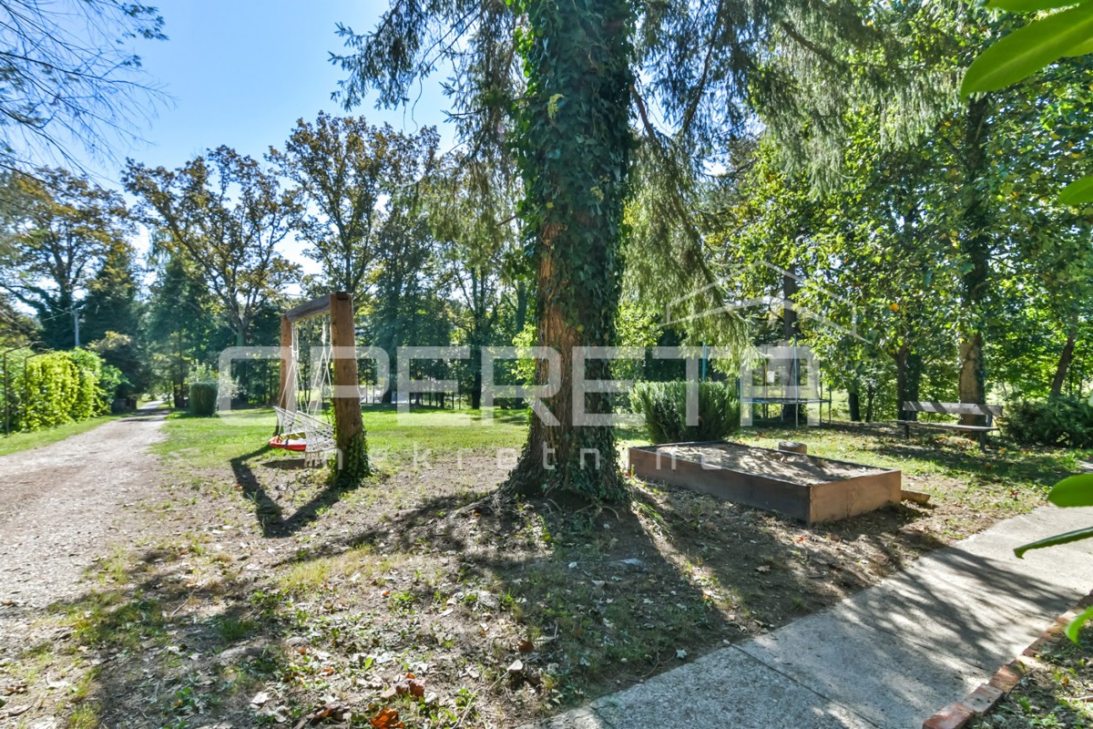 Prodaja, Hiša, Pokupsko, Potoček, Samostojeća, 229m2