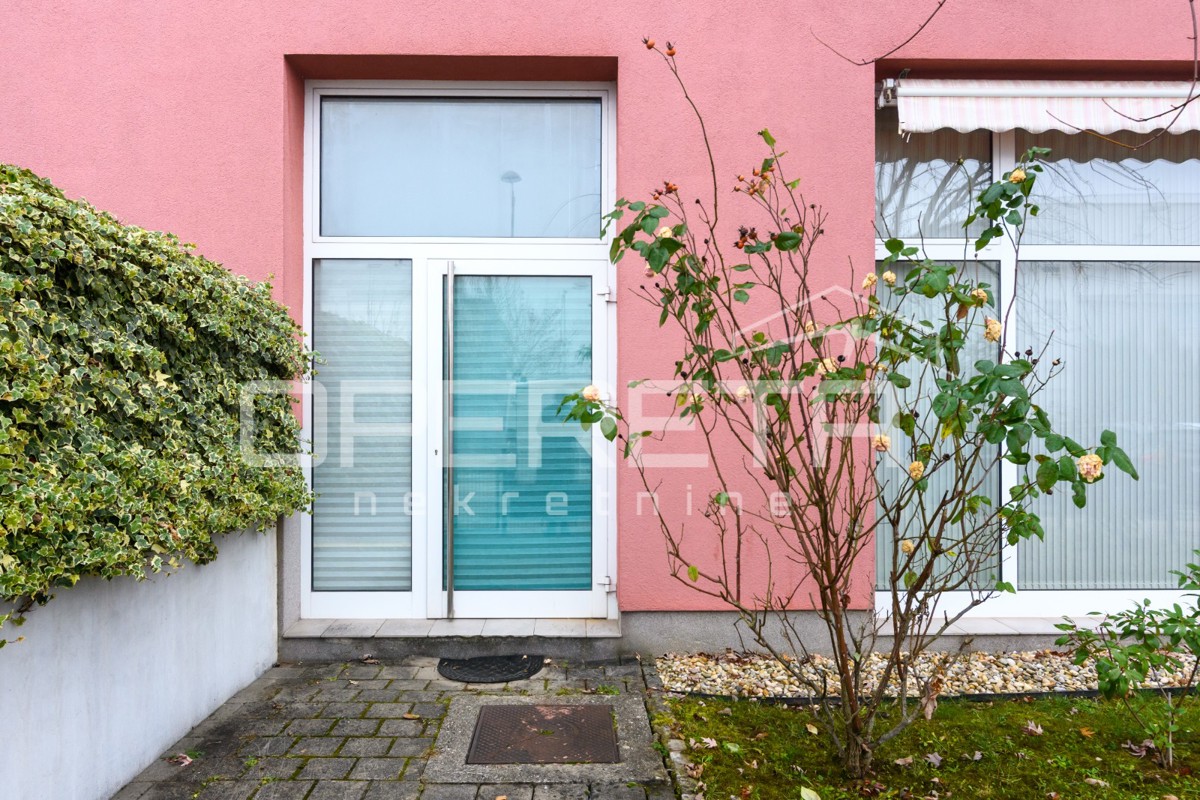 Prodaja, Ulični lokal, Odra, Ivana Lackovića Croate, 38m2