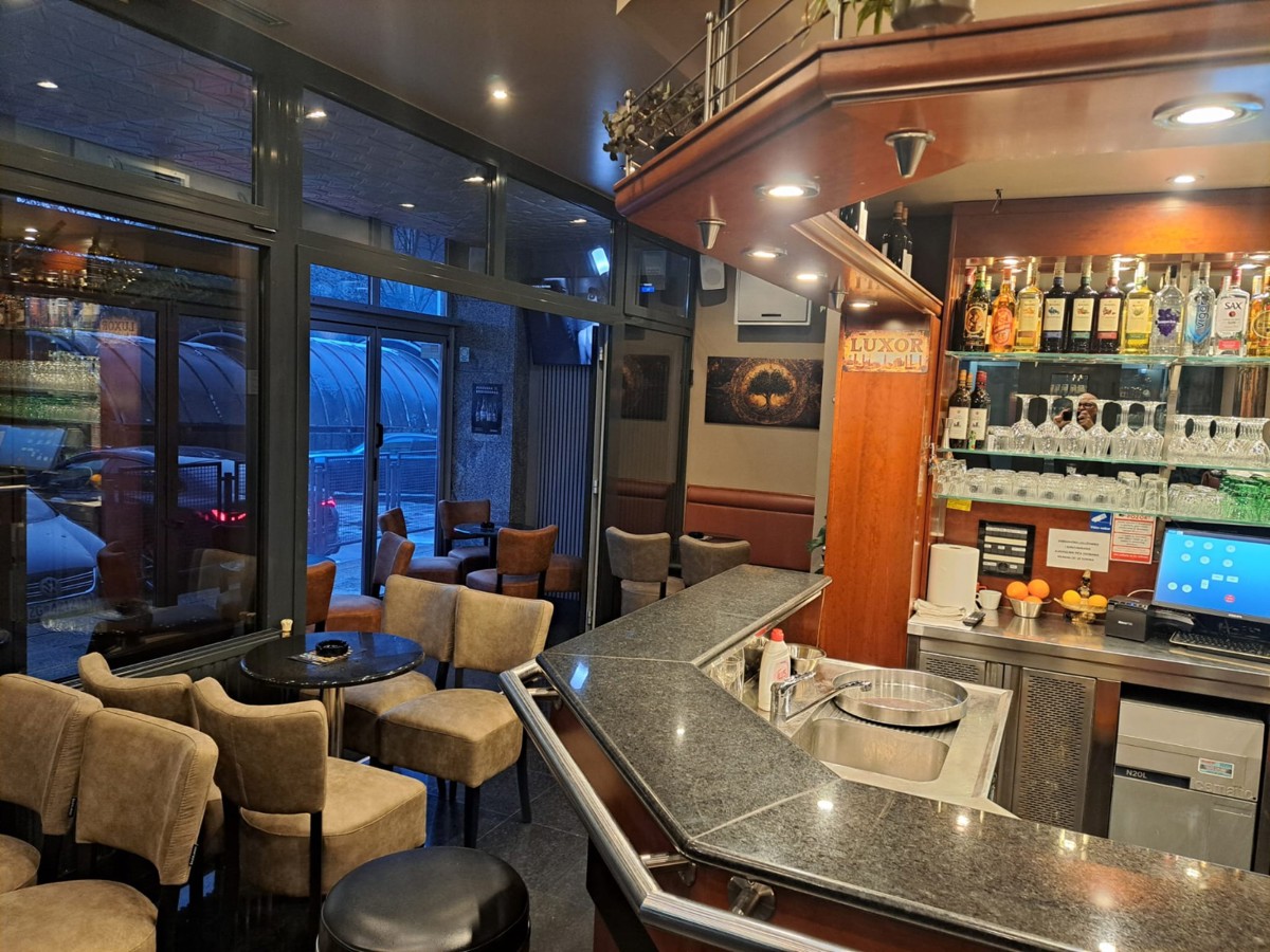 Kavarna v Trnju pripravljena za obratovanje – odlična mikrolokacija in terasa