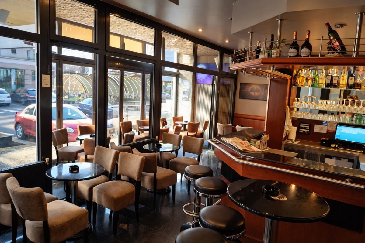 Kavarna v Trnju pripravljena za obratovanje – odlična mikrolokacija in terasa