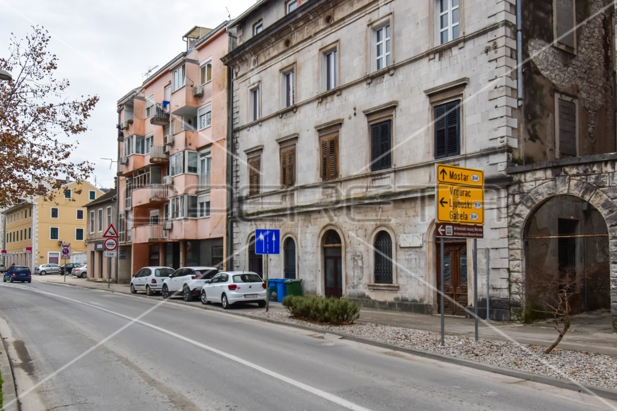 Poslovni prostor z izlogom, 130,20 m2, Metković, center