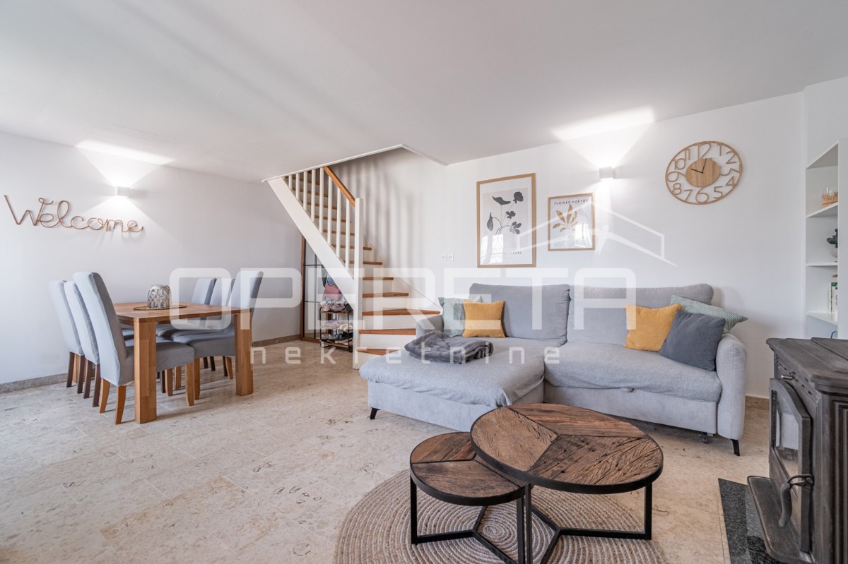 Istra, okolica Poreča - Kamnita hiša z dvoriščem