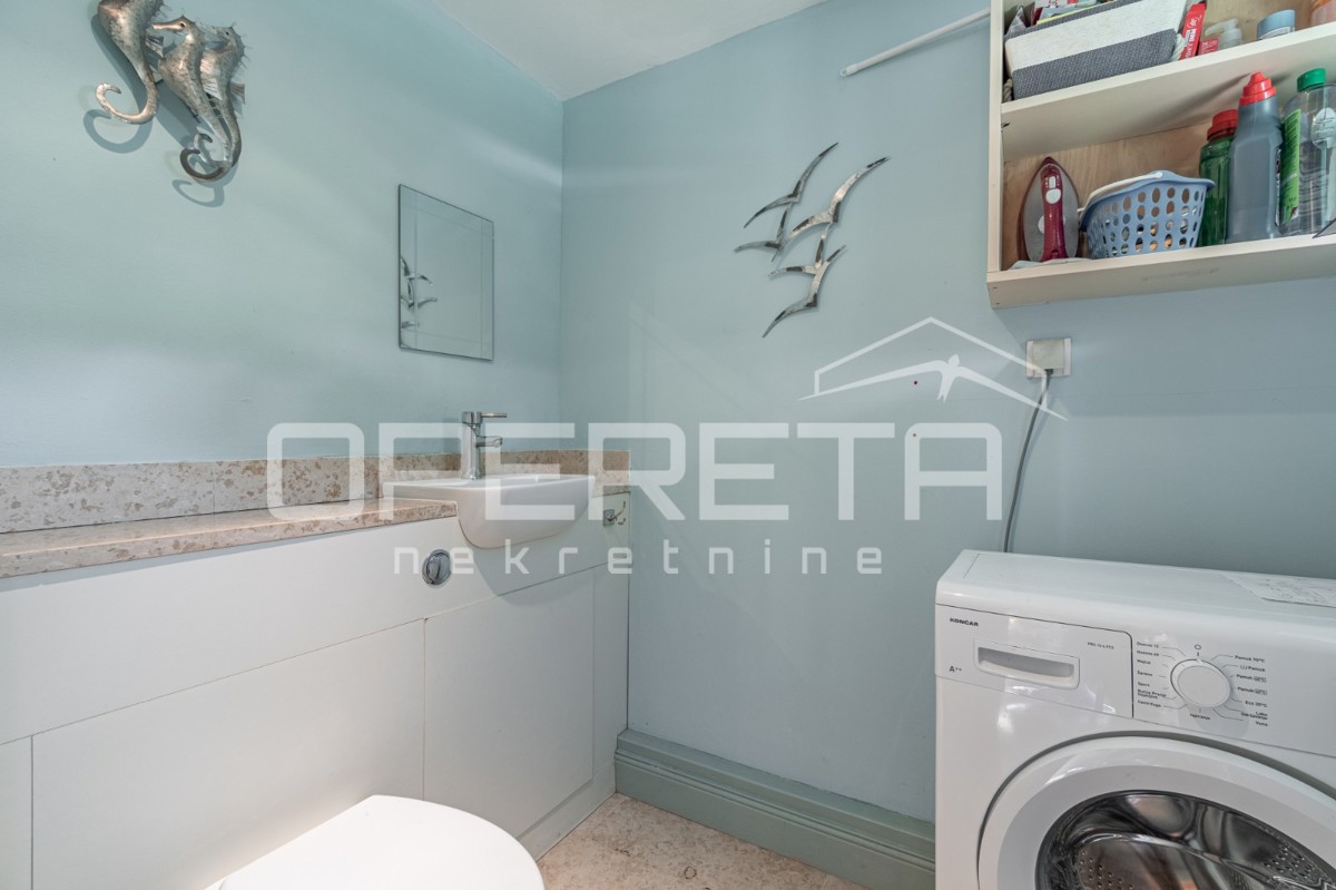 Istra, okolica Poreča - Kamnita hiša z dvoriščem