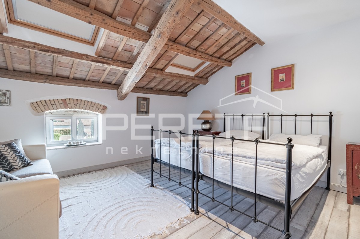 Istra, okolica Poreča - Kamnita hiša z dvoriščem