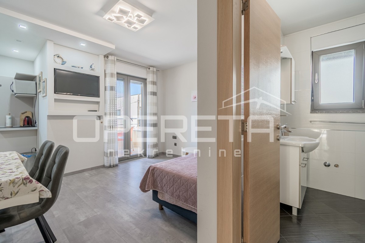 Istra, Poreč - Dvojček z dvema stanovanjema in dvoriščem