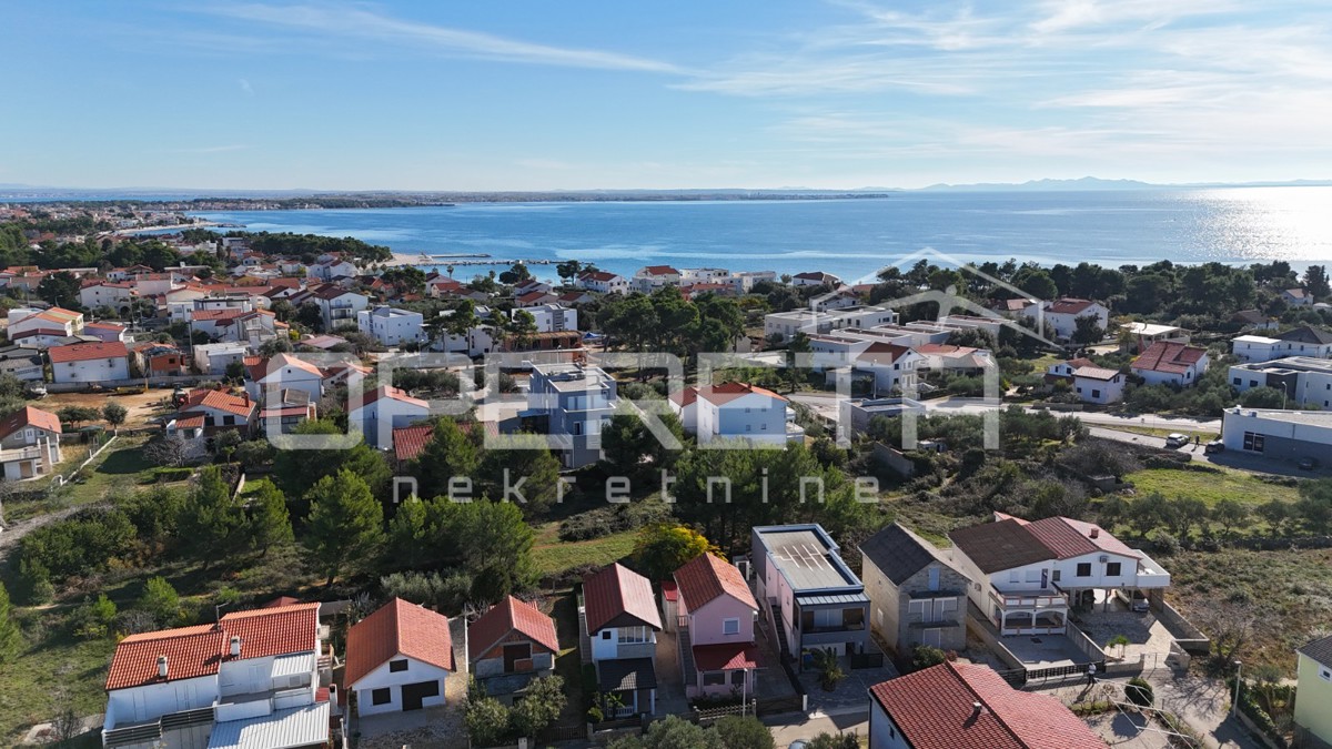 Vir – Samostojna hiša s štirimi moderno urejenimi apartmaji, 170 m²