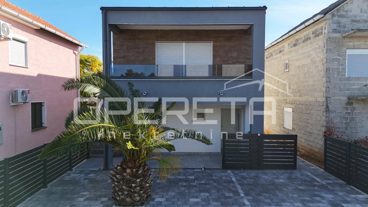 Vir – Samostojna hiša s štirimi moderno urejenimi apartmaji, 170 m²