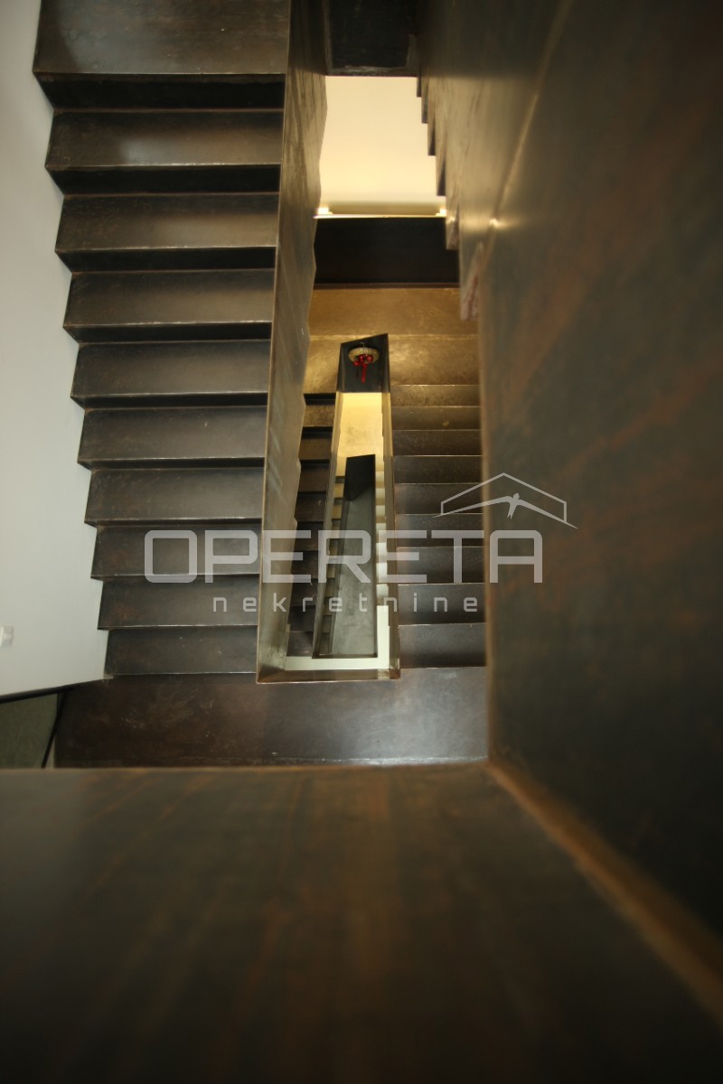 Prodaja, Poslovna zgrada, Vinogradska, Vinogradska, 580m2