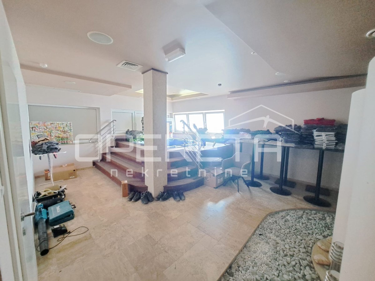 Prodaja, Poslovna zgrada, Rugvica, Okunjska ulica, 730m2