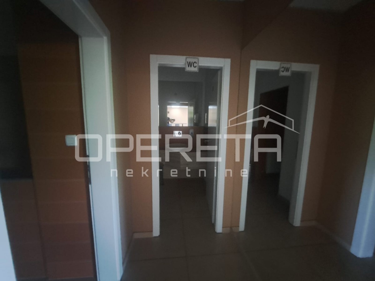 Prodaja, Poslovna zgrada, Rugvica, Okunjska ulica, 730m2