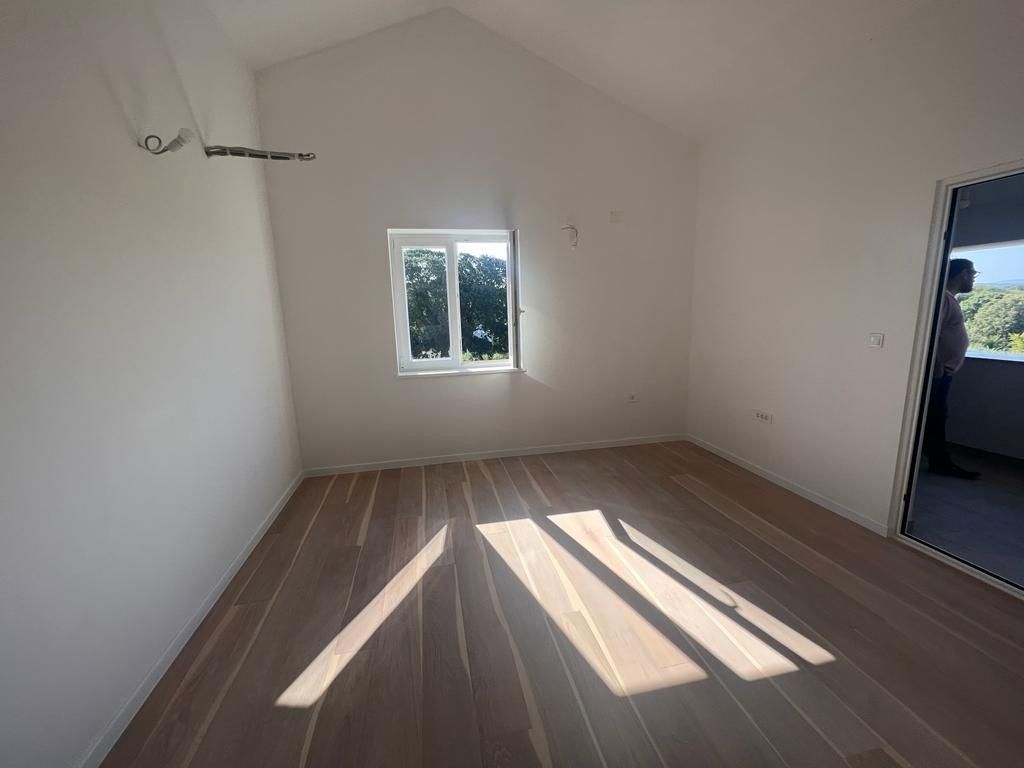 Lep apartma z balkonom, pogled na morje - Malinska