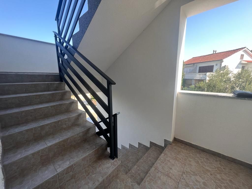 Lep apartma z balkonom, pogled na morje - Malinska