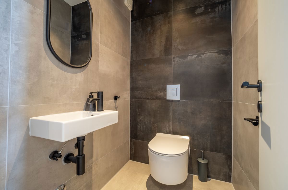 Luksuzna mediteranska vila z bazenom in panoramskim razgledom na morje v Vrbniku, otok Krk