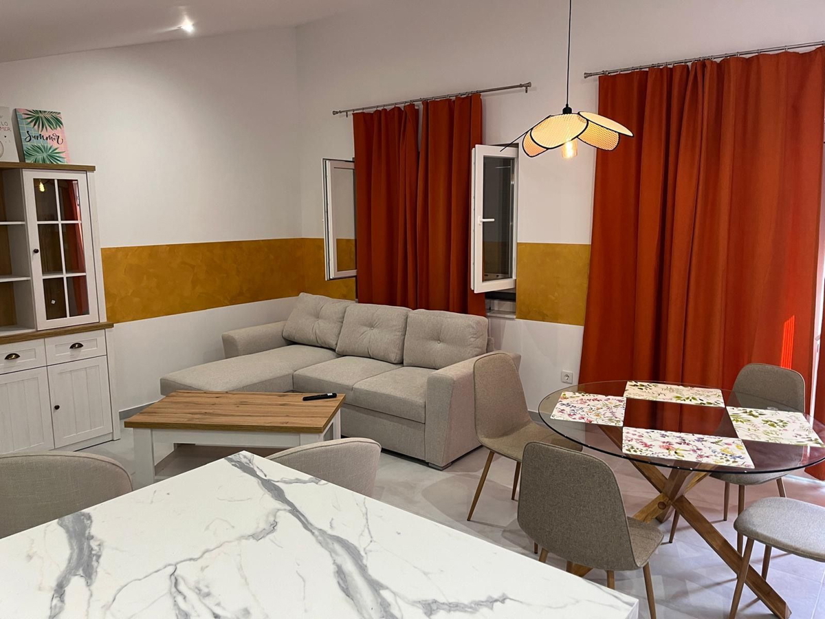 Novourejena vila, bazen, znižana cena - Pirovac, Vodice