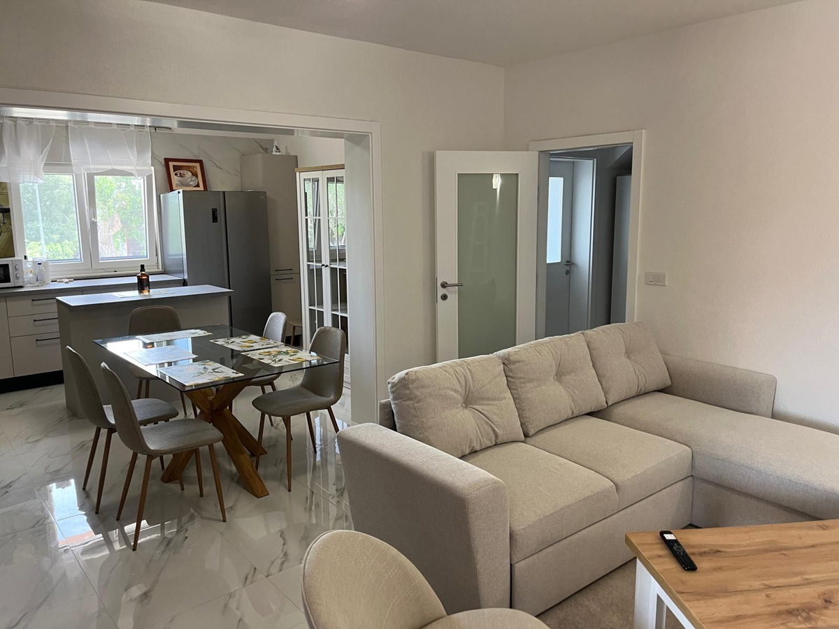 Novourejena vila, bazen, znižana cena - Pirovac, Vodice