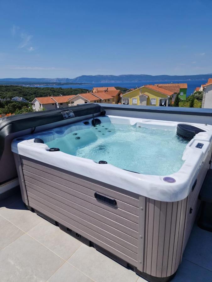Luksuzno stanovanje z zasebnim jaccuzijem - Njivice, Krk