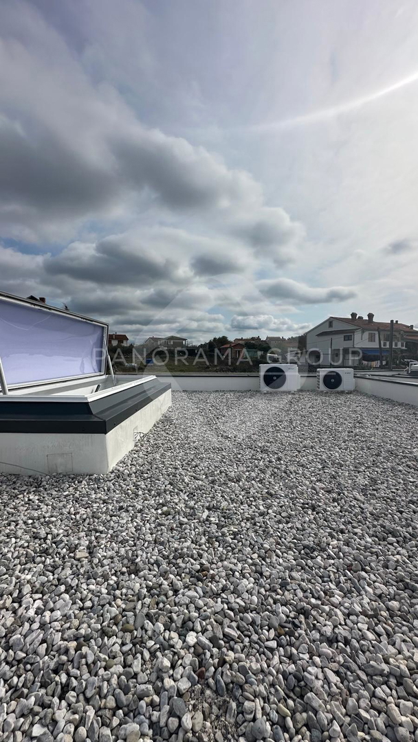 Luksuzna polovica dvojne hiše s pogledom na morje – Brzac, otok Krk