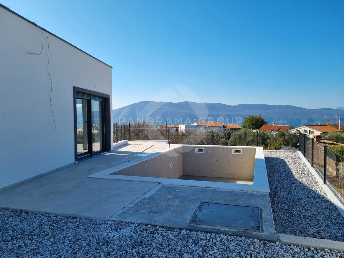 Luksuzna polovica dvojne hiše s pogledom na morje – Brzac, otok Krk