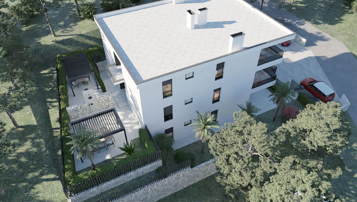 Moderen penthouse v bližini morja