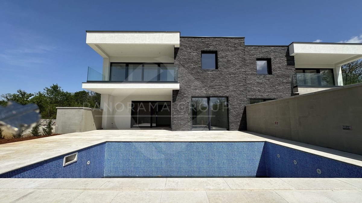 Luksuzno stanovanje 151 m² z bazenom in vrtom – 100 m od morja, Kraljevica