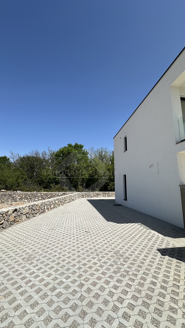 Luksuzno stanovanje 151 m² z bazenom in vrtom – 100 m od morja, Kraljevica