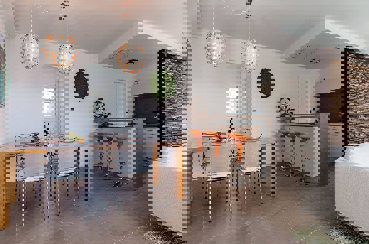 Luksuzni penthouse s panoramskim pogledom na morje in jacuzzijem – mesto Krk, 450 m od morja